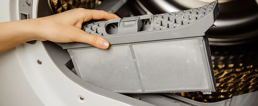 Signs Of A Clogged Dryer Lint Trap in Parkland, Florida
